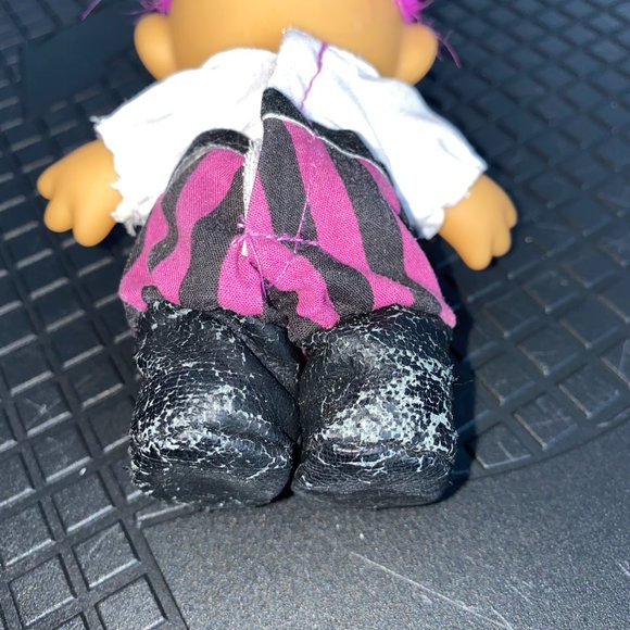 Russ Doll Magenta Pink Hair One Brown Eye Pirate - Picture 6 of 7